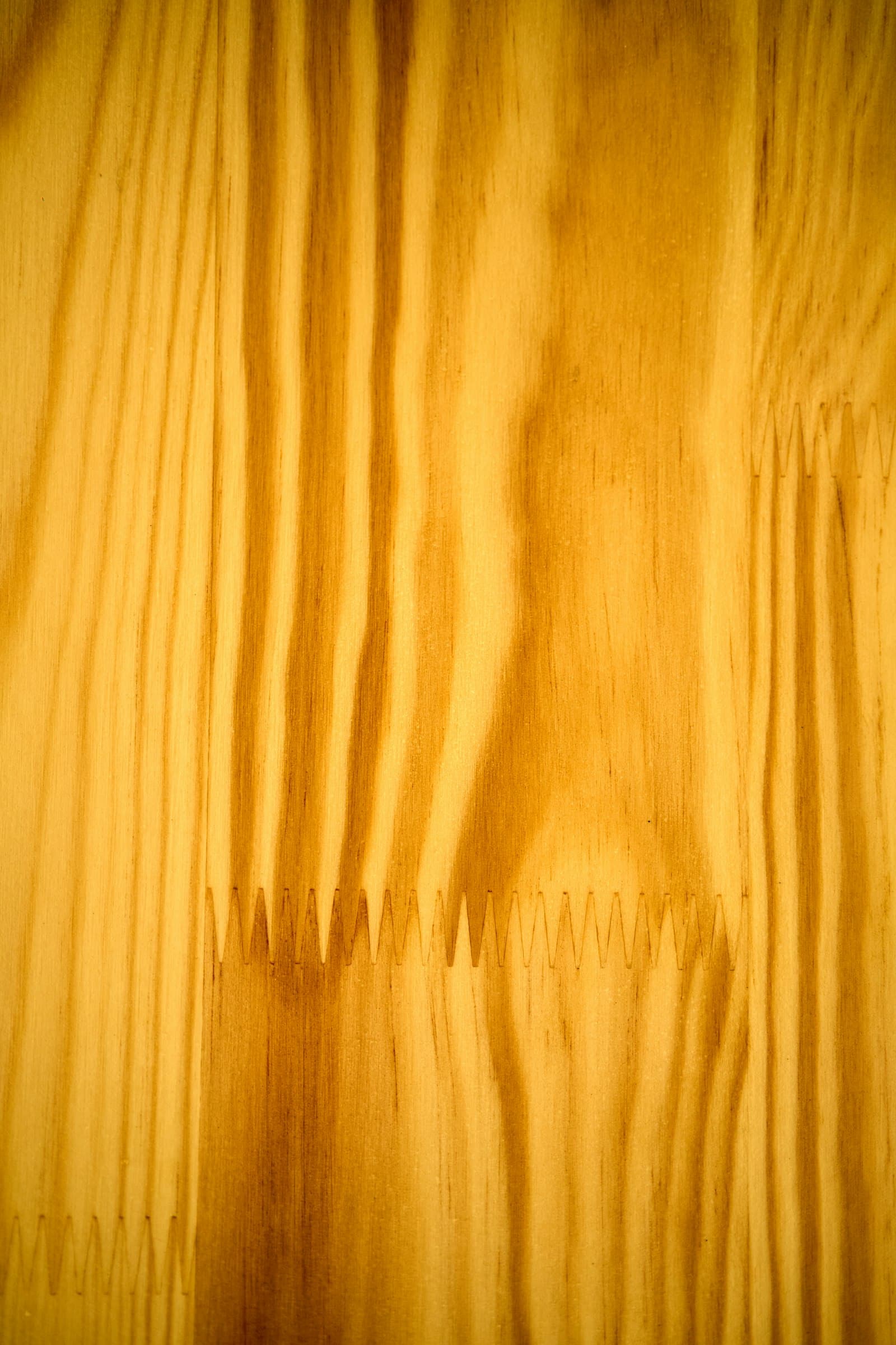 Yellowheart wood grain close-up